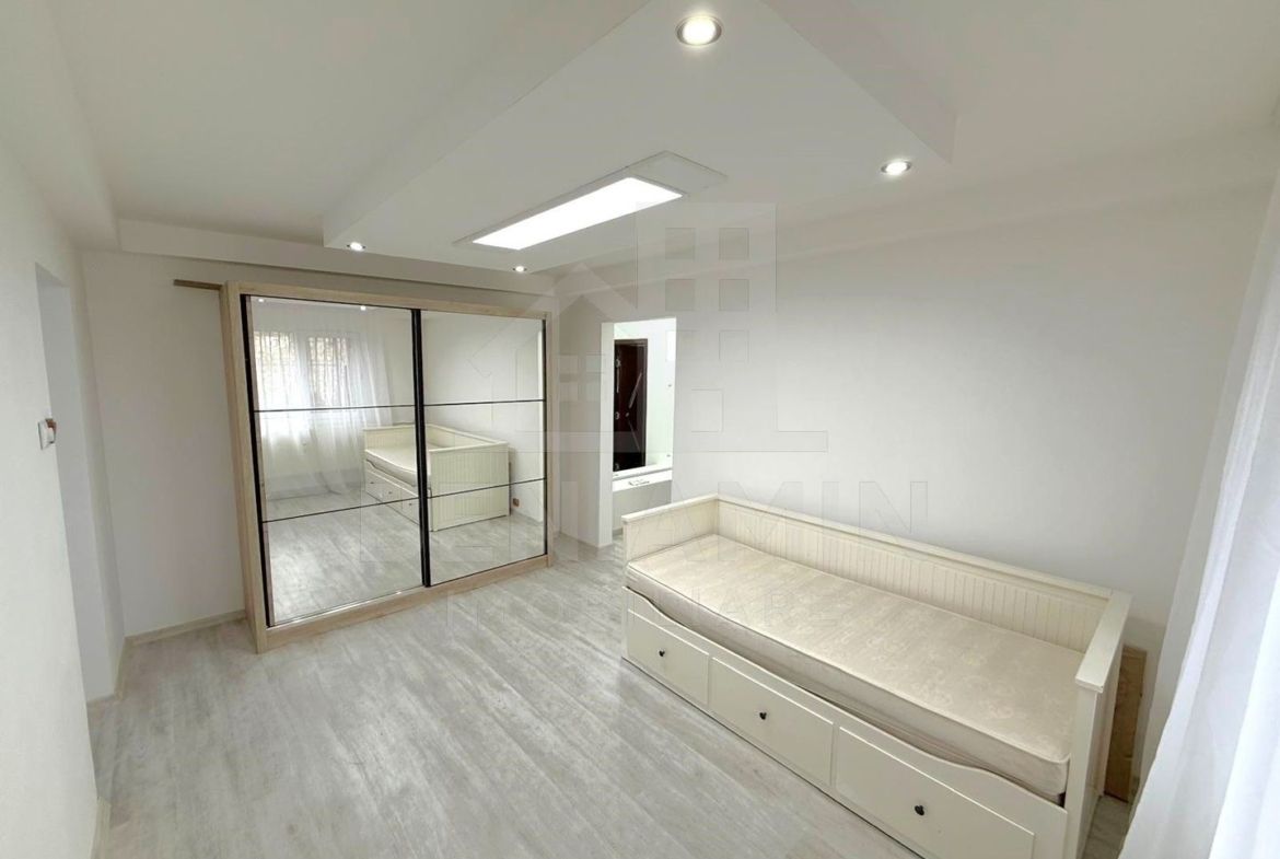 3 Camere-Parter-McDonald's-Renovat-Anvelopat-Mobilat-Zona Excelenta - foto 4