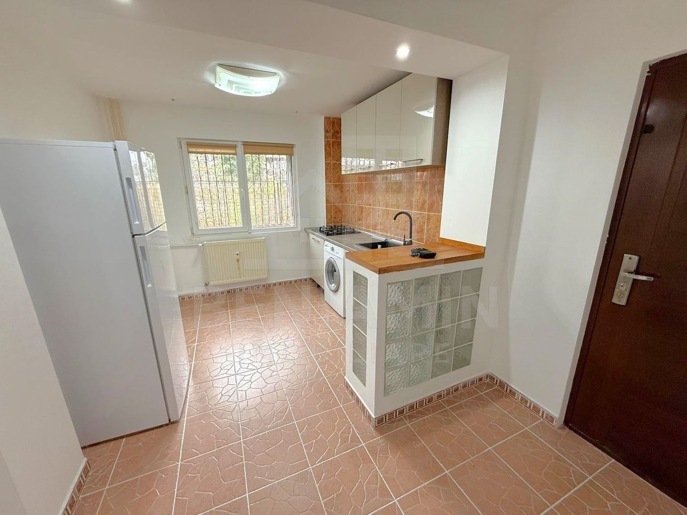3 Camere-Parter-McDonald's-Renovat-Anvelopat-Mobilat-Zona Excelenta - foto 6