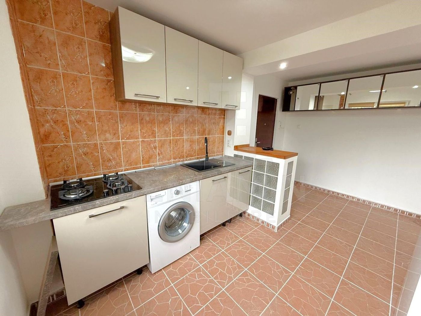 3 Camere-Parter-McDonald's-Renovat-Anvelopat-Mobilat-Zona Excelenta - foto 7