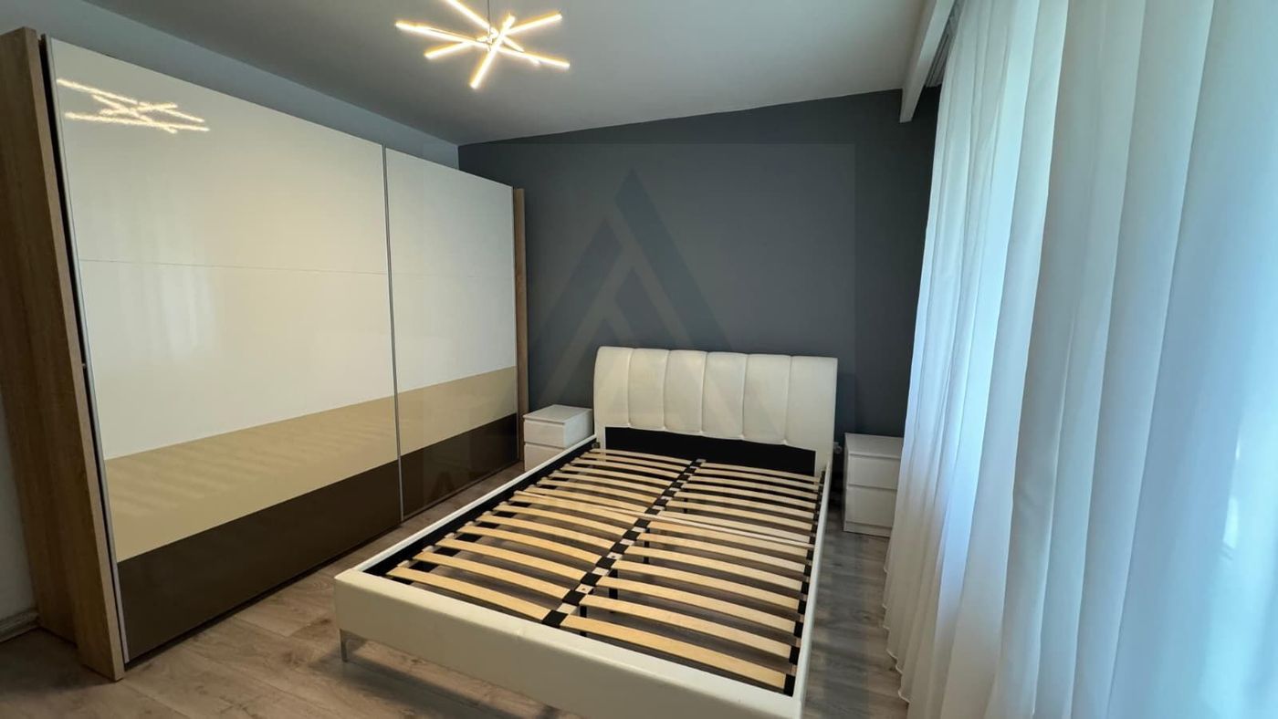 Apartament 3 camere cu două parcări și două balcoane  Șelimbăr - foto 3