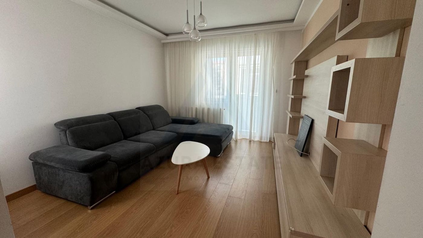 Apartament 3 camere cu două parcări și două balcoane  Șelimbăr - foto 4