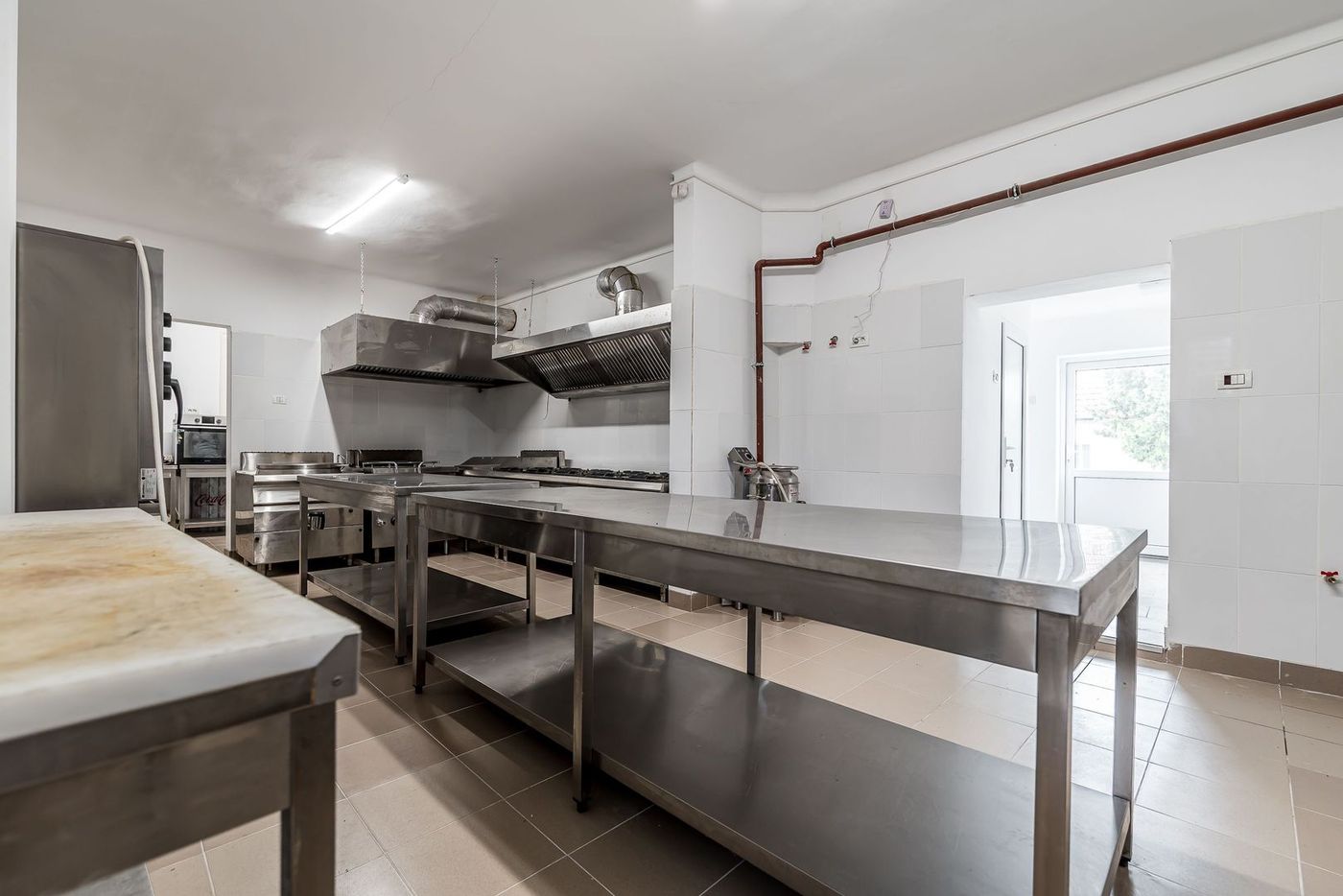 Casa cu potential multiplu cu teren generos pe strada Dunarii - foto 2