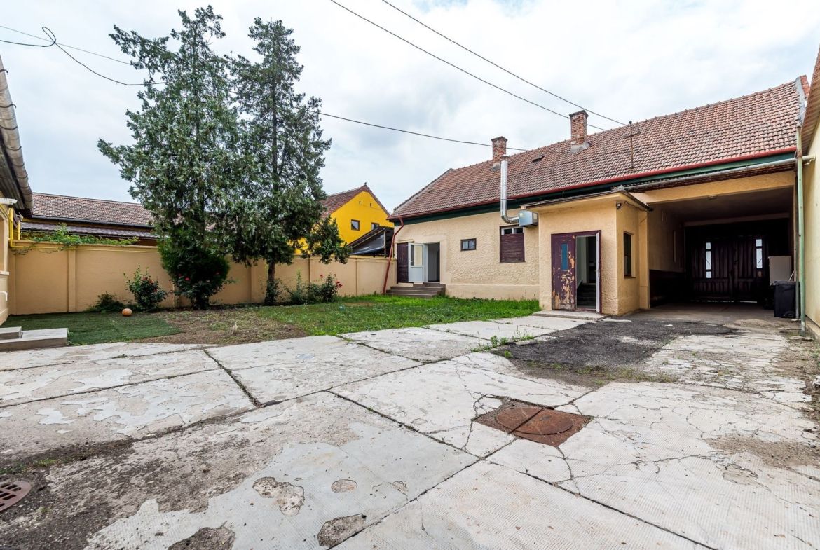 Casa cu potential multiplu cu teren generos pe strada Dunarii - foto 6
