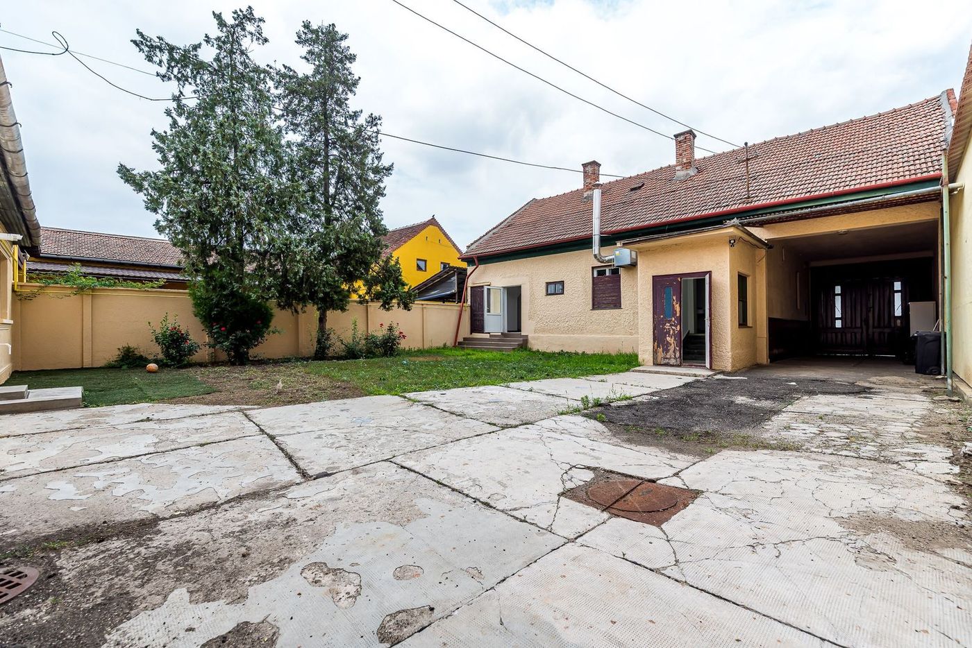 Casa cu potential multiplu cu teren generos pe strada Dunarii - foto 6