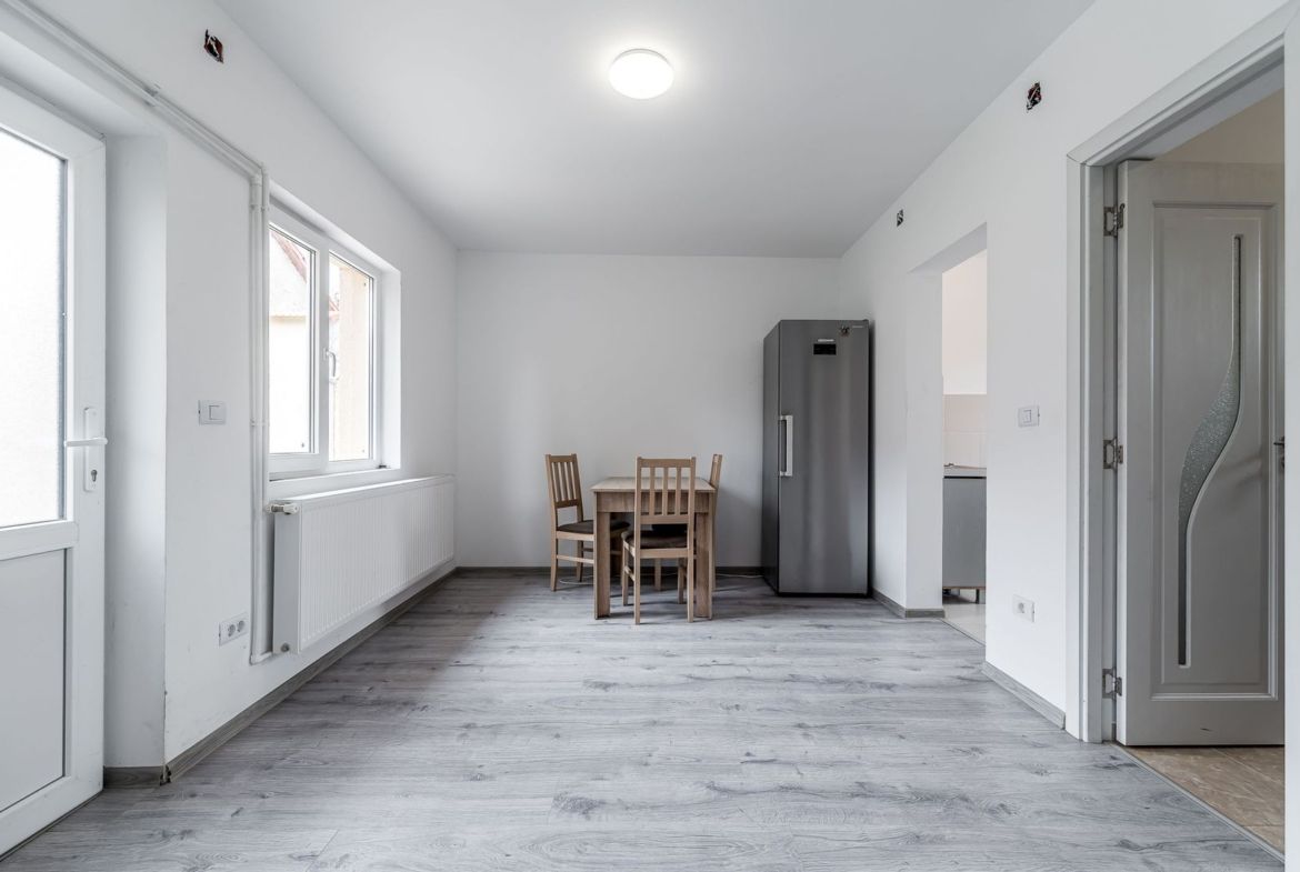 Casa cu potential multiplu cu teren generos pe strada Dunarii - foto 7