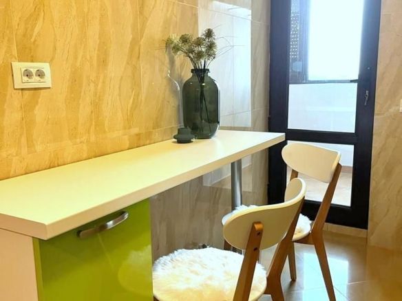 De inchiriat apartament cu o camera Italian Residence, et. 5, 420 euro - Imagine principala