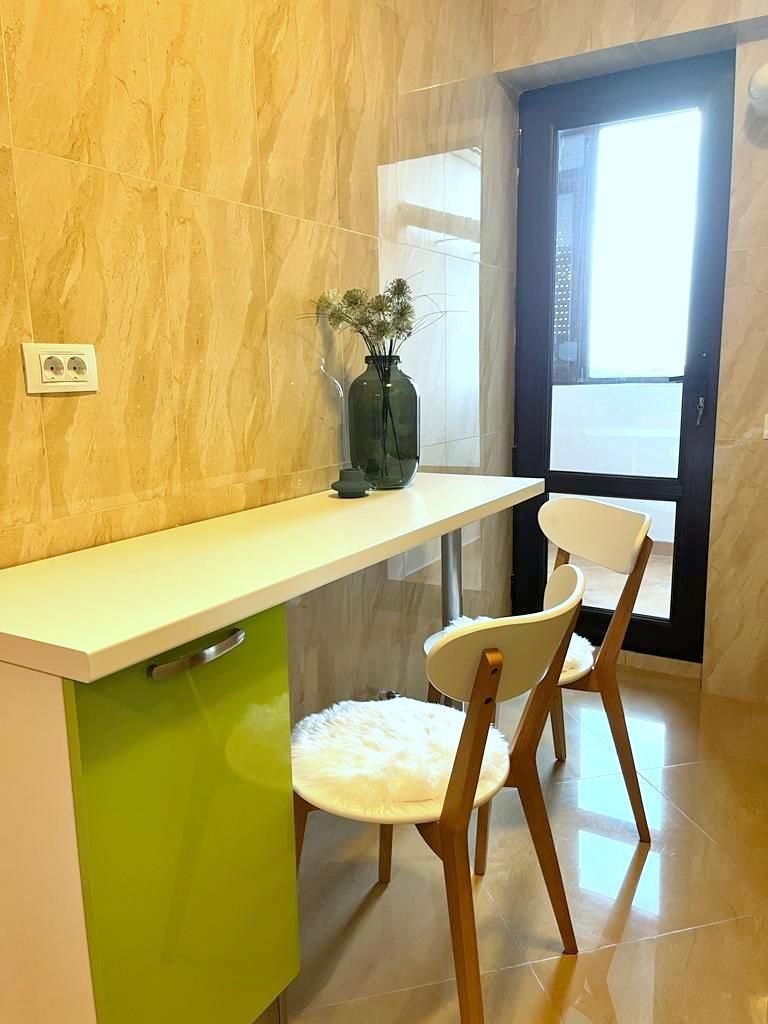 De inchiriat apartament cu o camera Italian Residence, et. 5, 420 euro - Imagine principala