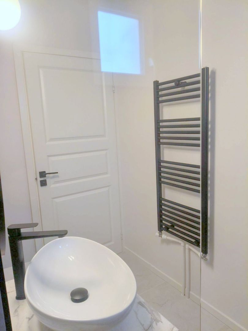 De vanzare apartament cu 2 camere, port, parter, 75.000 euro - foto 4 De vanzare apartament cu 2 camere, port, parter, 75.000 euro - foto 4