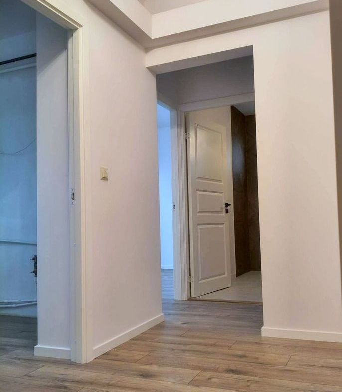 De vanzare apartament cu 2 camere, port, parter, 75.000 euro - foto 5