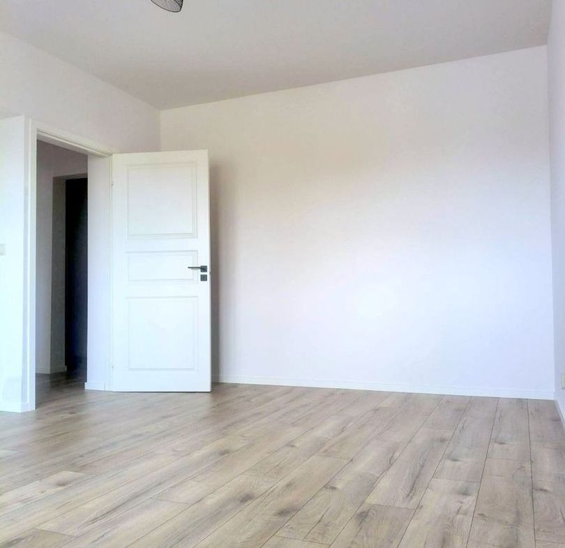 De vanzare apartament cu 2 camere, port, parter, 75.000 euro - foto 7