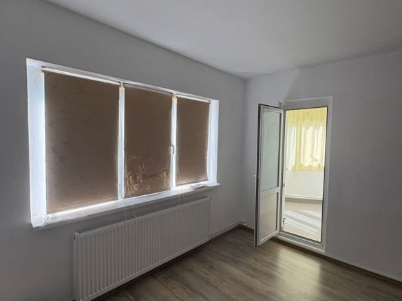 De inchiriat apartament cu 2 camere nemobilat, I. C. Frimu, etaj 3, 300 Eur - Imagine principala