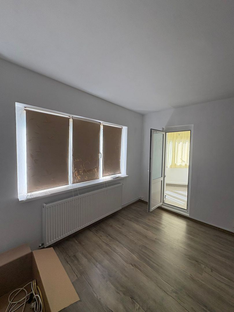 De inchiriat apartament cu 2 camere nemobilat, I. C. Frimu, etaj 3, 300 Eur - Imagine principala