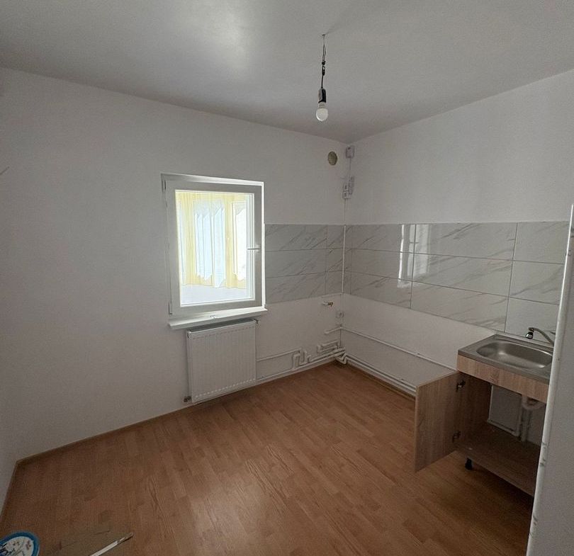 De inchiriat apartament cu 2 camere nemobilat, I. C. Frimu, etaj 3, 300 Eur - foto 3