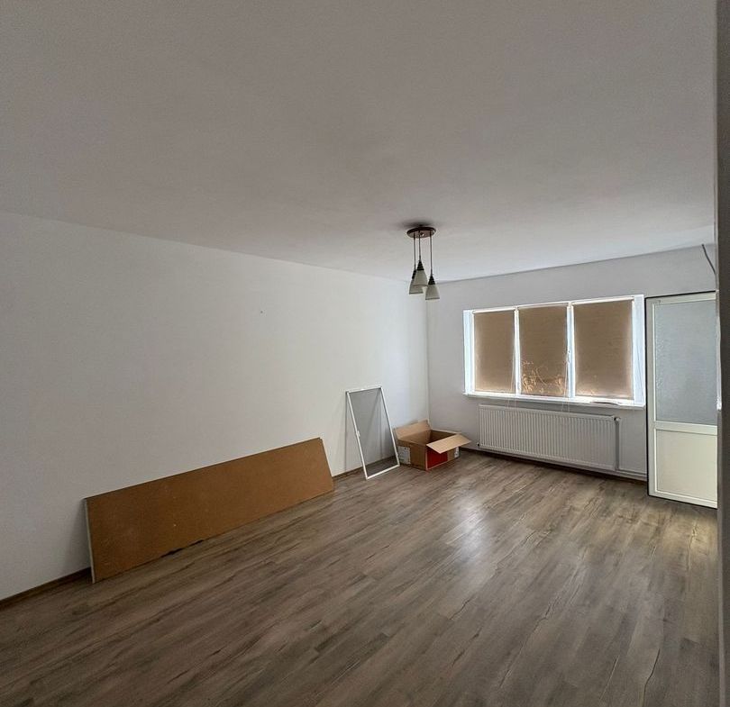 De inchiriat apartament cu 2 camere nemobilat, I. C. Frimu, etaj 3, 300 Eur - foto 4
