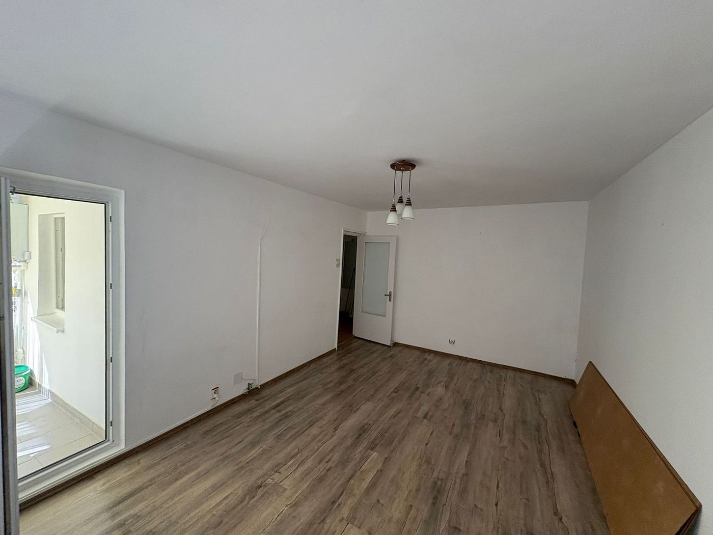De inchiriat apartament cu 2 camere nemobilat, I. C. Frimu, etaj 3, 300 Eur - foto 5
