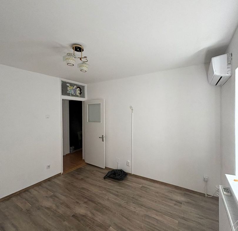 De inchiriat apartament cu 2 camere nemobilat, I. C. Frimu, etaj 3, 300 Eur - foto 6