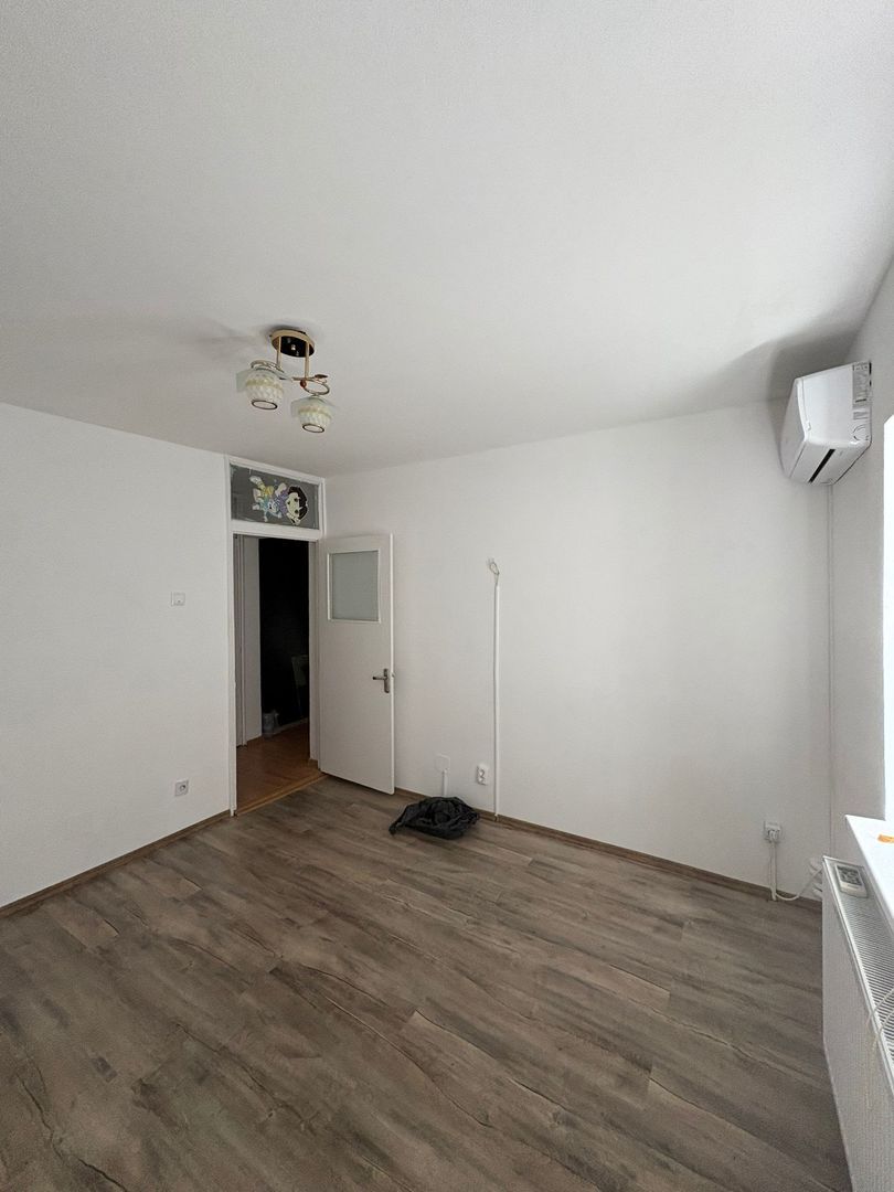 De inchiriat apartament cu 2 camere nemobilat, I. C. Frimu, etaj 3, 300 Eur - foto 6