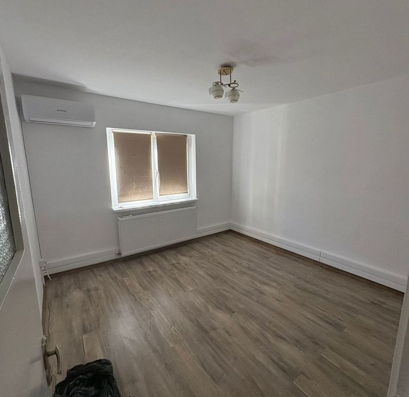 De inchiriat apartament cu 2 camere nemobilat, I. C. Frimu, etaj 3, 300 Eur - foto 7
