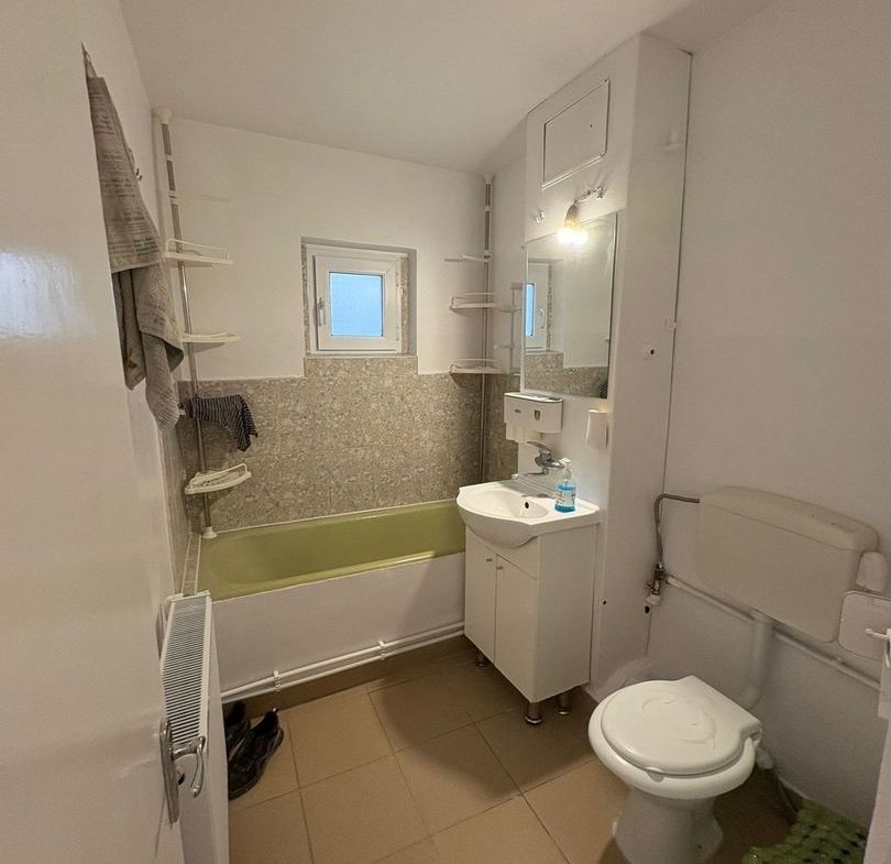 De inchiriat apartament cu 2 camere nemobilat, I. C. Frimu, etaj 3, 300 Eur - foto 8