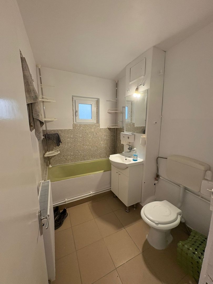 De inchiriat apartament cu 2 camere nemobilat, I. C. Frimu, etaj 3, 300 Eur - foto 8
