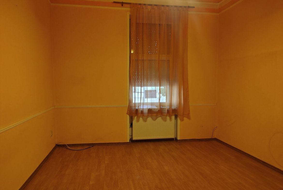 Apartament la casă cu front stradal,  str. M. Eminescu. 119 900 E. - foto 2