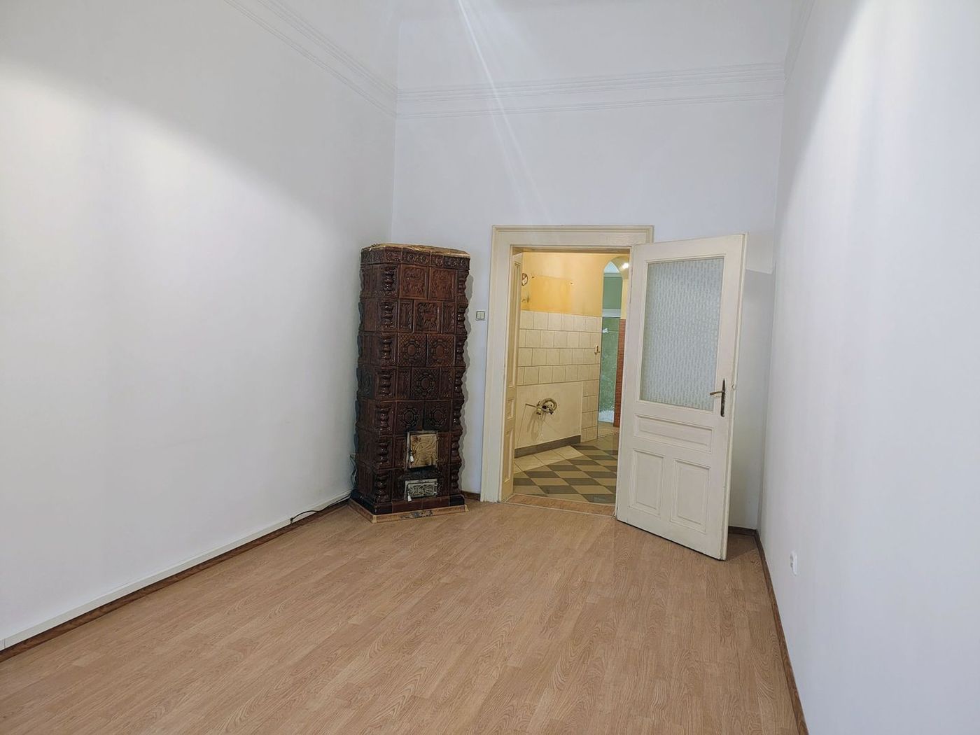 Apartament la casă cu front stradal,  str. M. Eminescu. 119 900 E. - foto 4