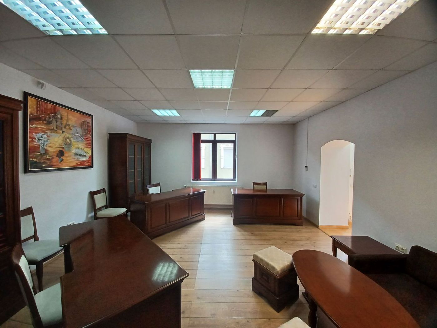 Birou, central, Ady Endre Oradea, 40 mp. 390 E neg. Comision 0 - foto 3 Birou, central, Ady Endre Oradea, 40 mp. 390 E neg. Comision 0 - foto 3