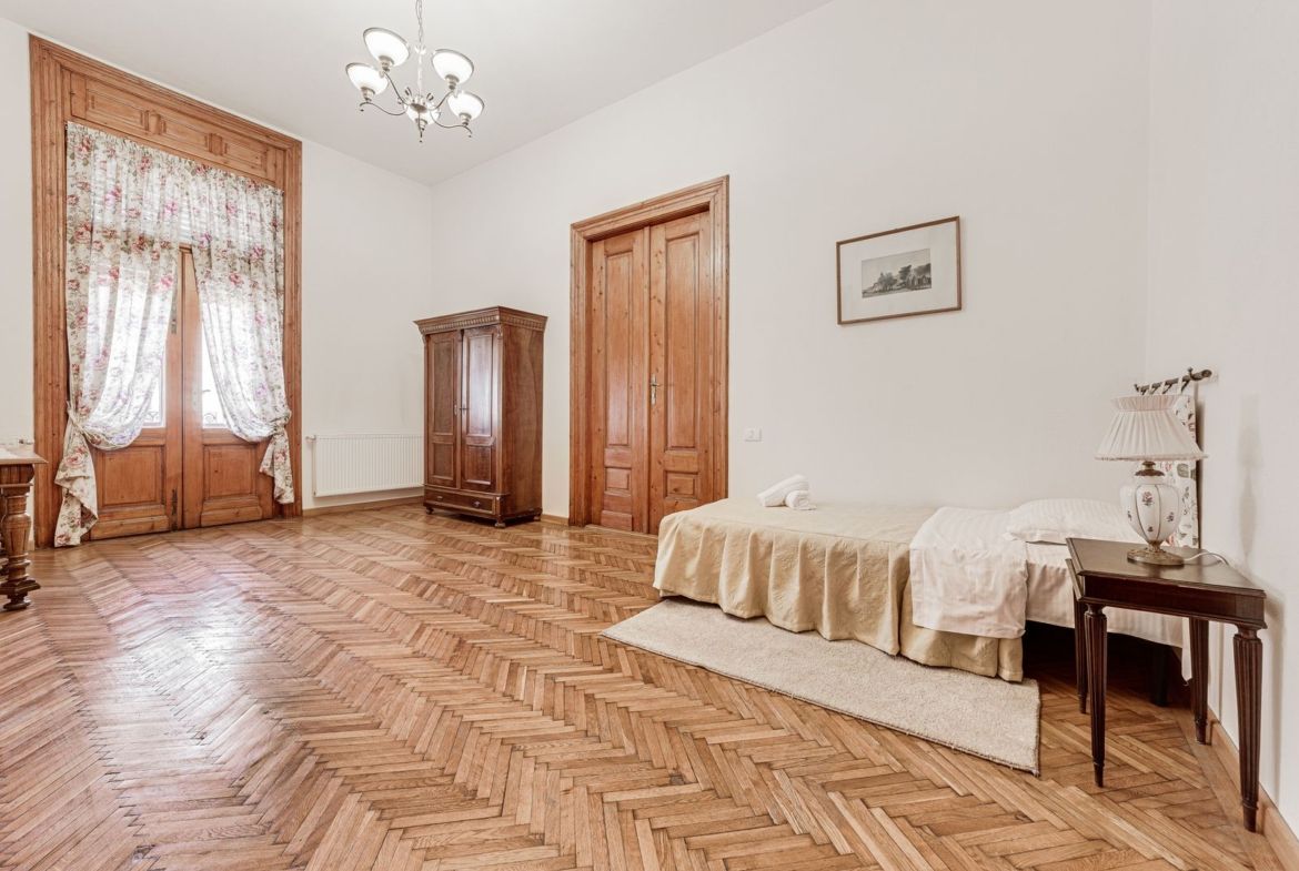 Bijuterie arhitecturală cu istorie. Confort modern, Ultracentral. - Imagine principala