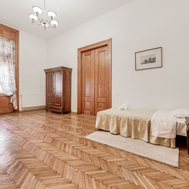 Bijuterie arhitecturală cu istorie. Confort modern, Ultracentral. - Imagine principala