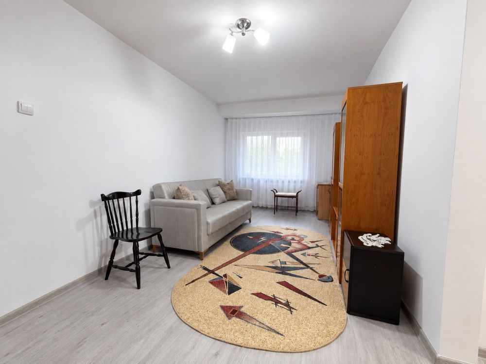 De inchiriat apartament 2 camere, renovat , Micro 40, et.1, 1500 lei - foto 3