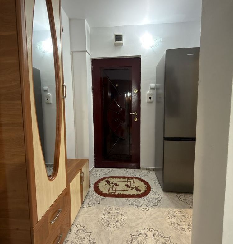 De inchiriat apartament 2 camere, renovat , Micro 40, et.1, 1500 lei - foto 5