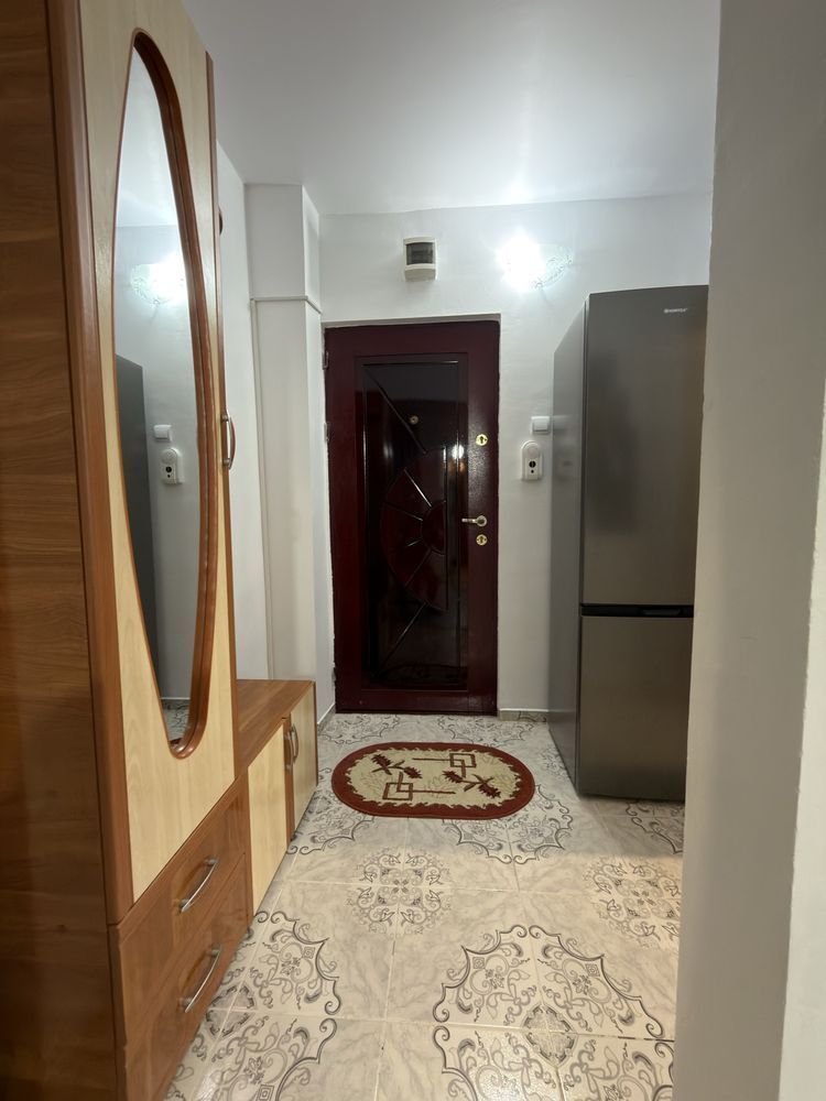 De inchiriat apartament 2 camere, renovat , Micro 40, et.1, 1500 lei - foto 5