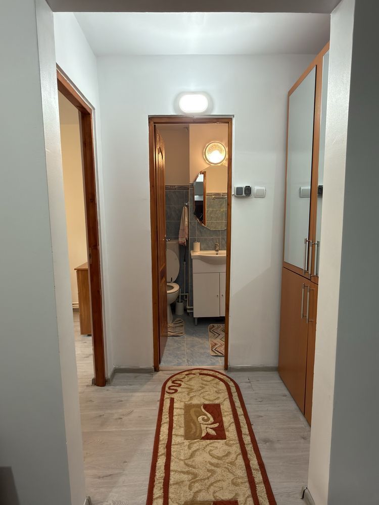 De inchiriat apartament 2 camere, renovat , Micro 40, et.1, 1500 lei - foto 7
