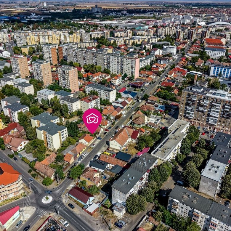 Casă în Vlaicu cu garaj și teren de 376 mp, Arad - Imagine principala