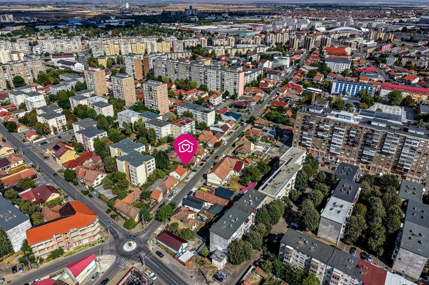 Casă în Vlaicu cu garaj și teren de 376 mp, Arad - Imagine principala