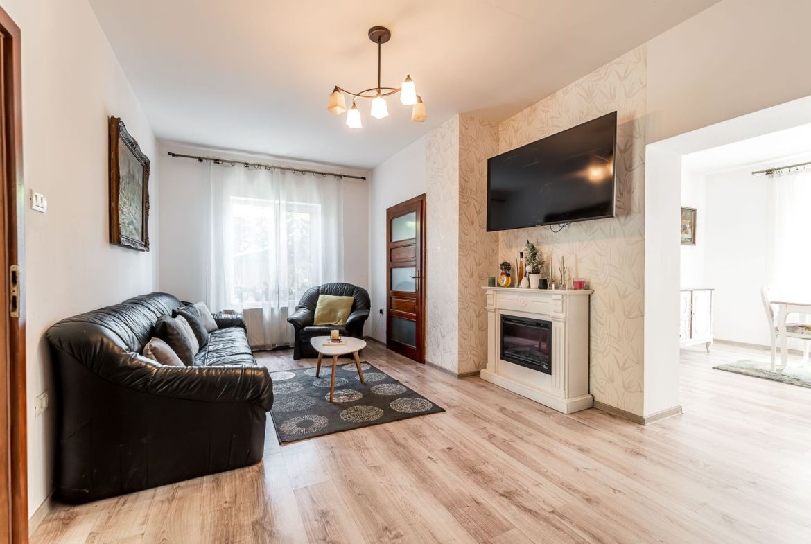 Casă în Vlaicu cu garaj și teren de 376 mp, Arad - foto 4