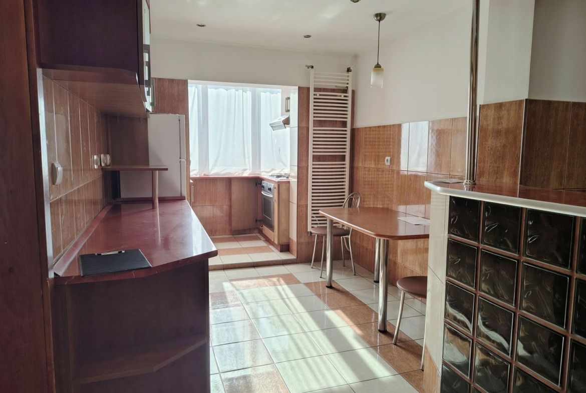 Închiriez 2 camere Str. Onestilor. Pret 300 euro. Comision 50%. - foto 4