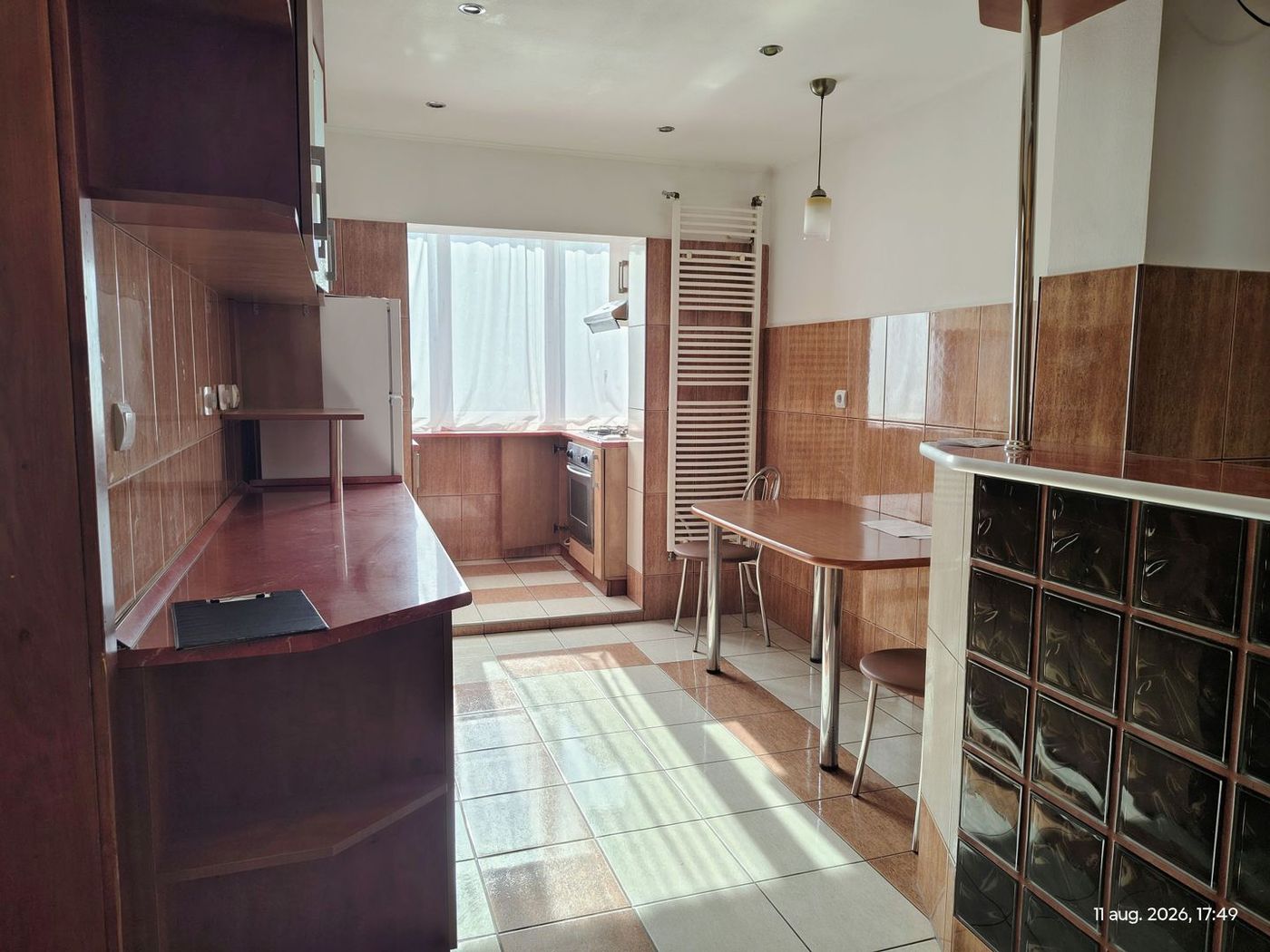 Închiriez 2 camere Str. Onestilor. Pret 300 euro. Comision 50%. - foto 4