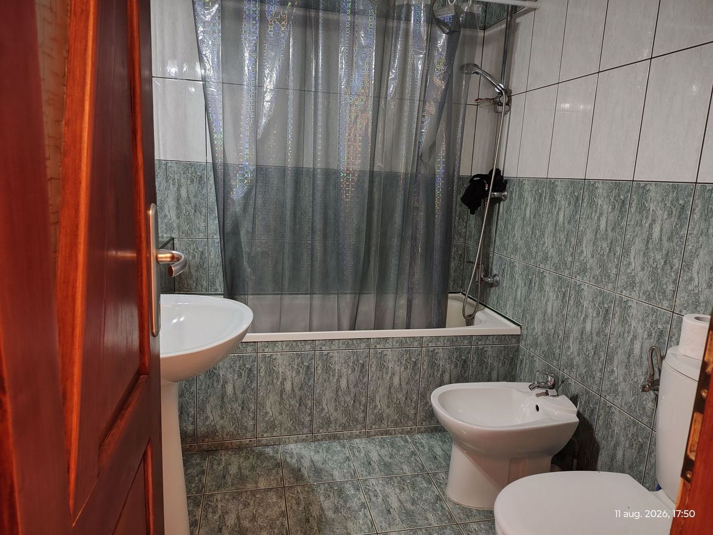 Închiriez 2 camere Str. Onestilor. Pret 300 euro. Comision 50%. - foto 6