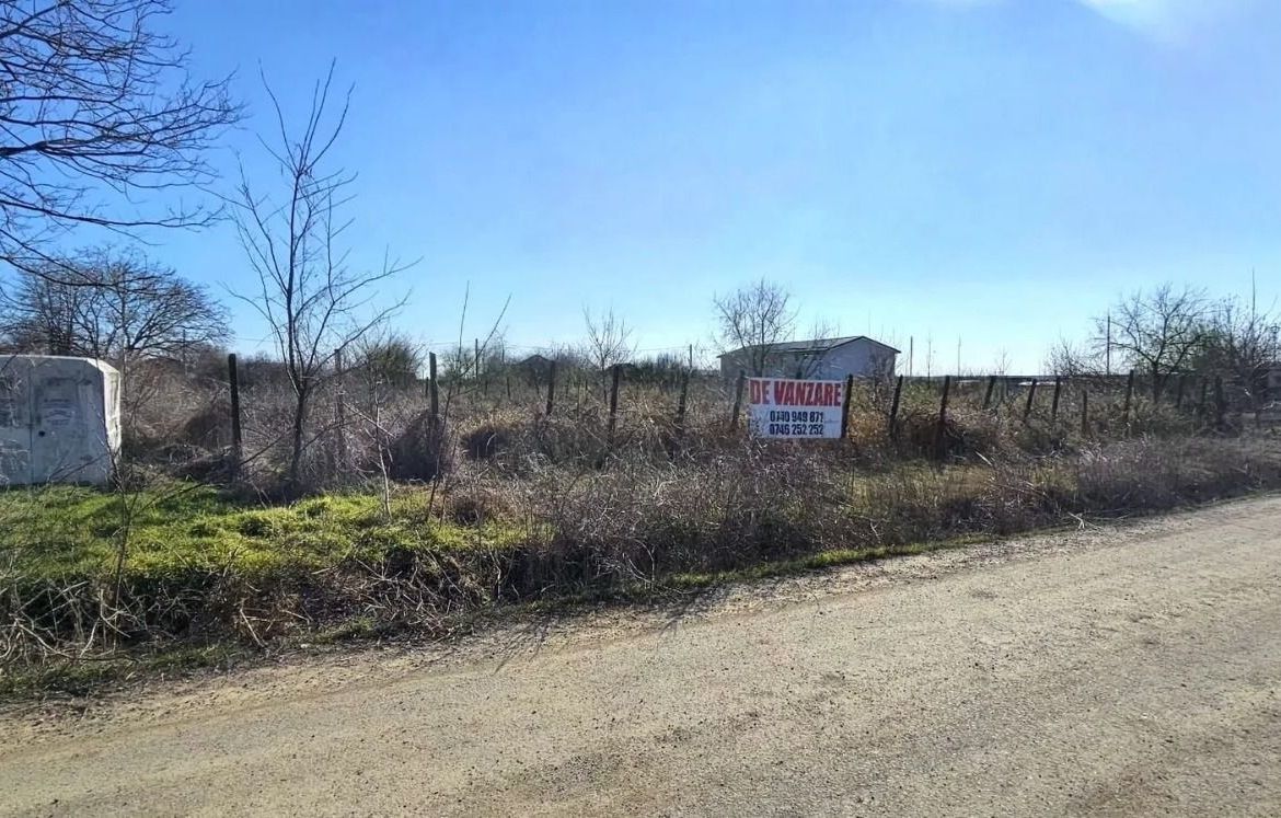 De vanzare 700 mp teren intravilan curti constructii, Vanatori, 24.500 euro - foto 3