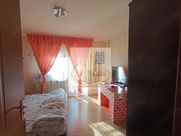 Apartament spațios cu 3 dormitoare și balcon | Zona Calea Șagului - Imagine principala