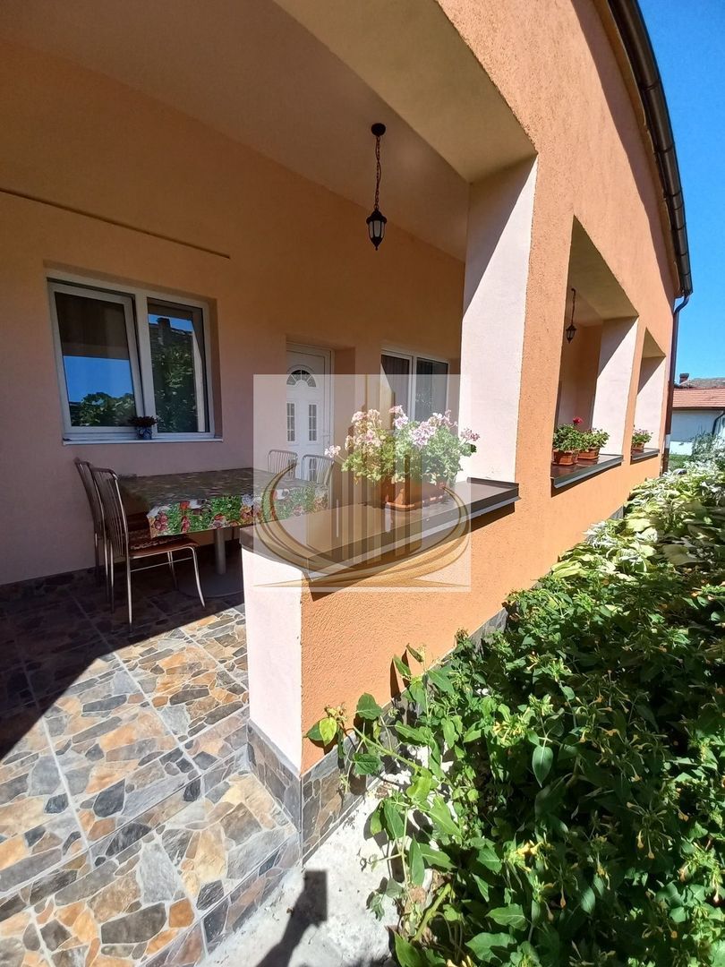 Apartament spațios la casă, curte & parcare – zona Mehala - foto 8