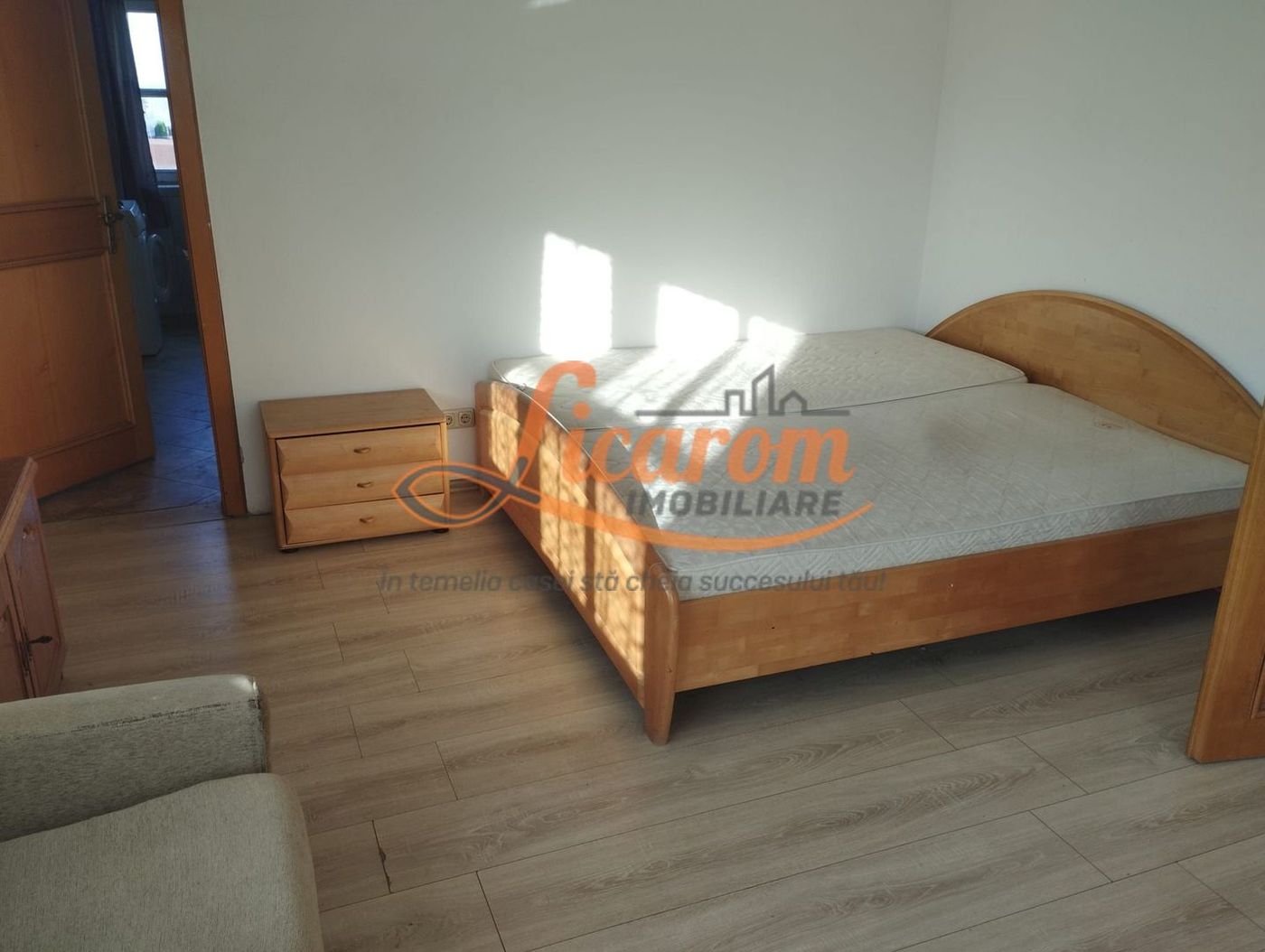 Apartament 3 camere Comuna Cristian,mobilat si utilat 430 euro. - foto 4