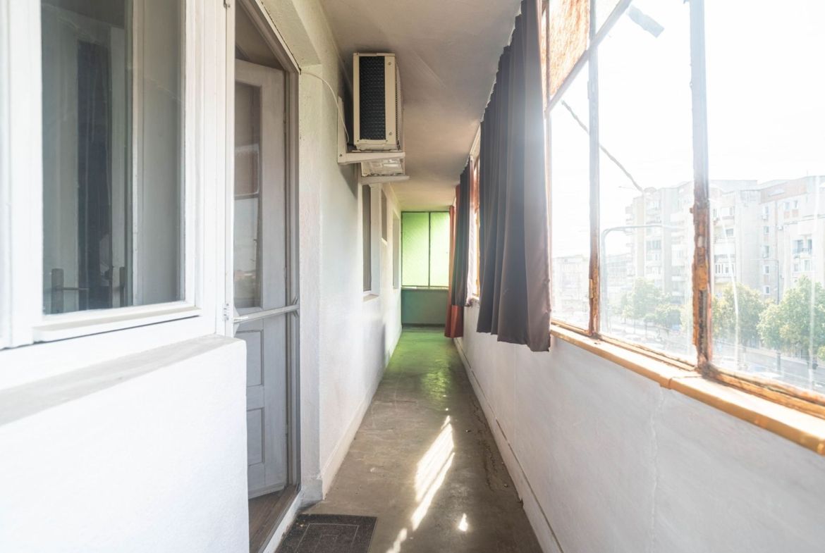 Apartament 3 camere - etaj 3 - bvd. Revolutiei - COMISION 0 - foto 5