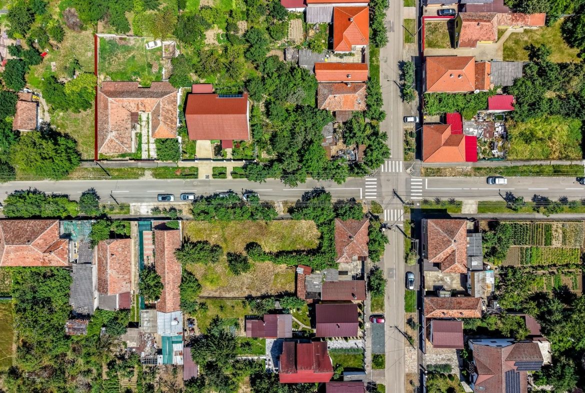 Casă cu teren 1018 mp și 2 fronturi stradale - Bujac - foto 4