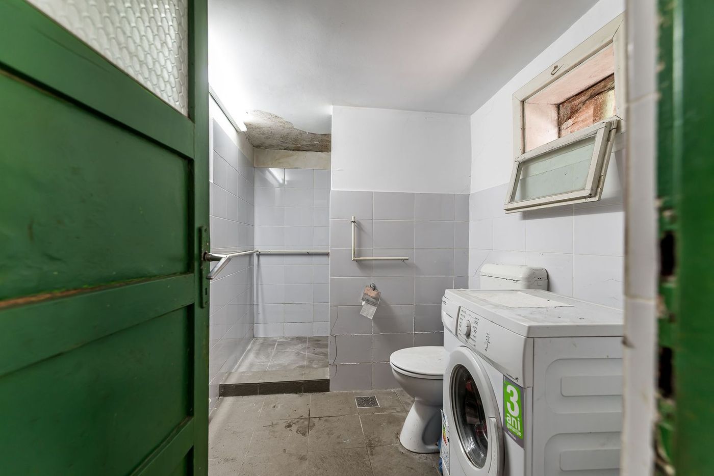 Casă cu teren 1018 mp și 2 fronturi stradale - Bujac - foto 7 Casă cu teren 1018 mp și 2 fronturi stradale - Bujac - foto 7