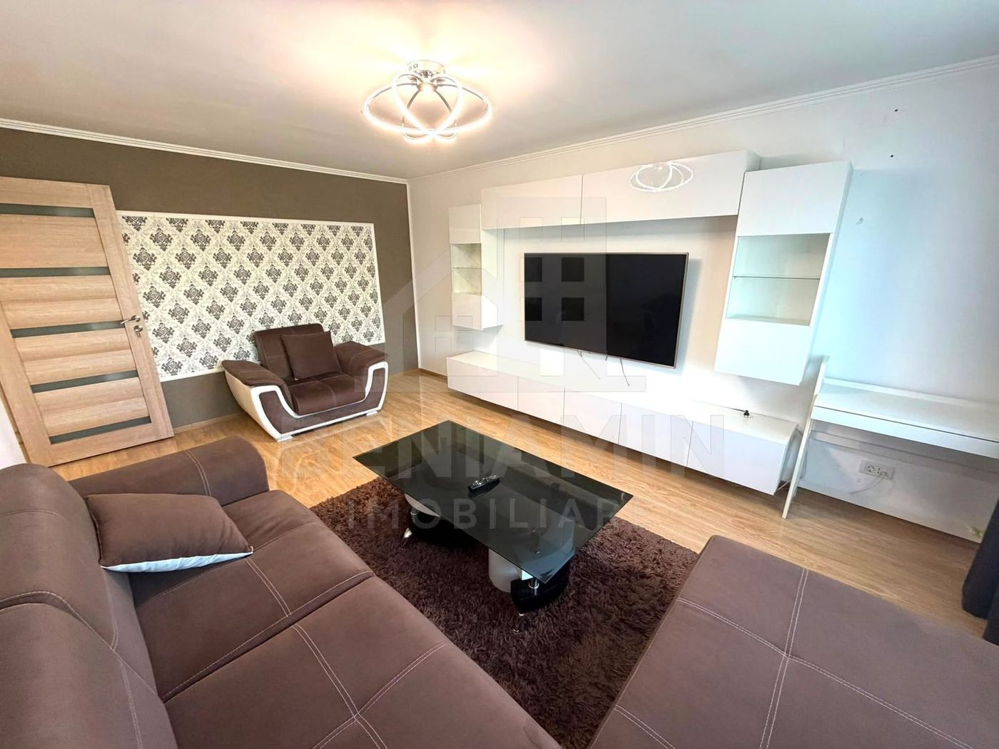 Apartament 3 camere si 2 bai Rovine decomandat 67mp  an1985 - foto 2