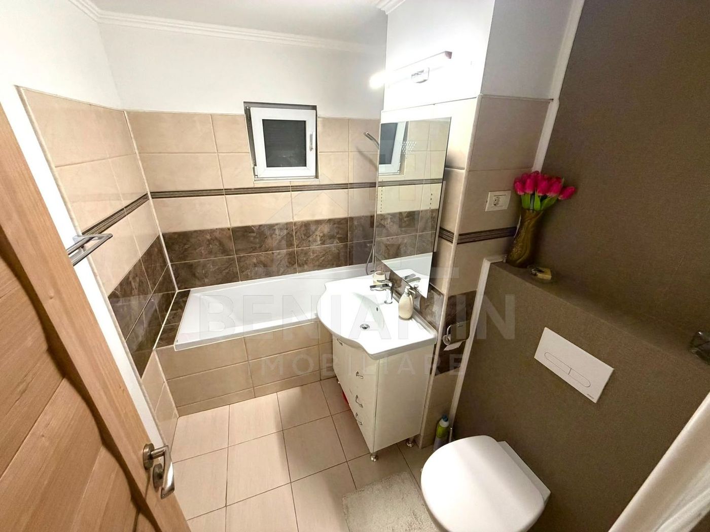 Apartament 3 camere si 2 bai Rovine decomandat 67mp  an1985 - foto 5