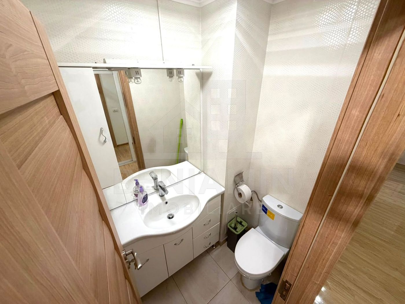 Apartament 3 camere si 2 bai Rovine decomandat 67mp  an1985 - foto 6