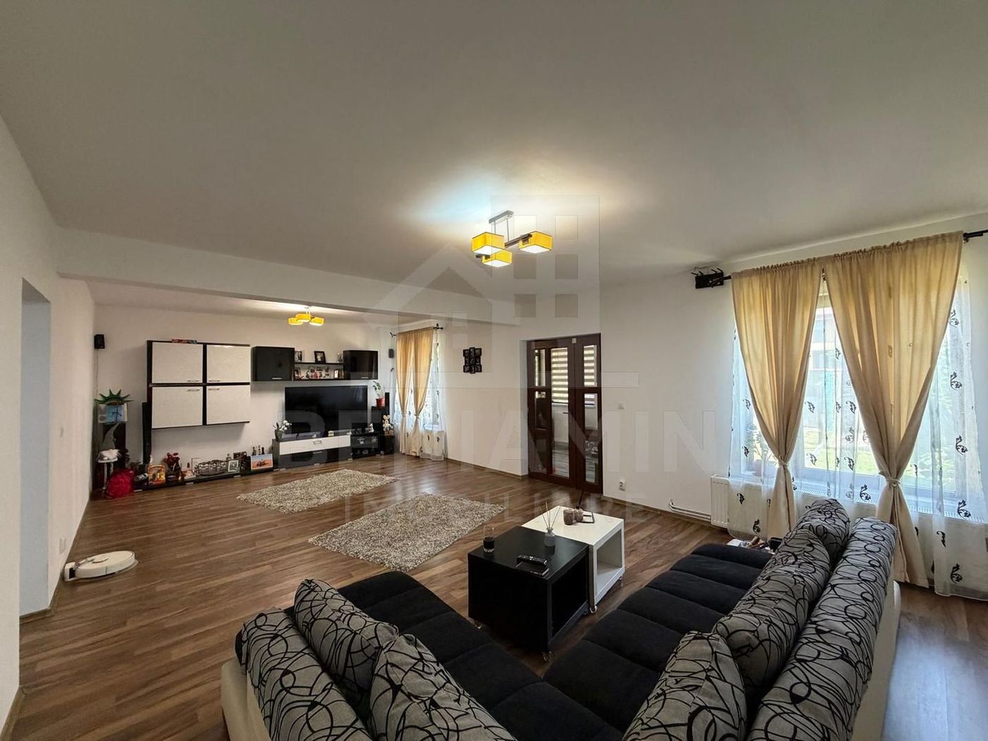 Casa moderna 5 Dormitoare 524mp teren Bariera Valcii -mobilata - foto 2